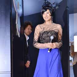 ゴージャスな衣装で登場した藤原紀香