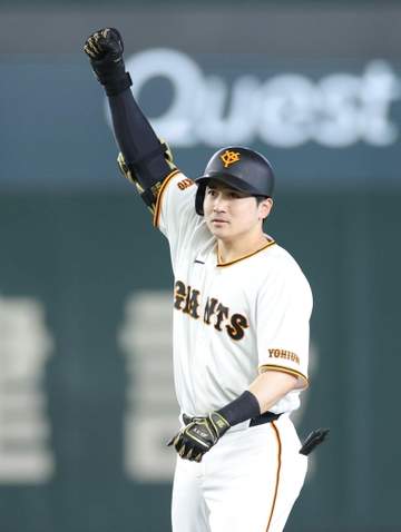 巨人競り勝って同一カード3連勝 同点の八回、泉口が勝ち越し二塁打 先発・田中将は7回1失点、112球の熱投も勝ち負けつかず