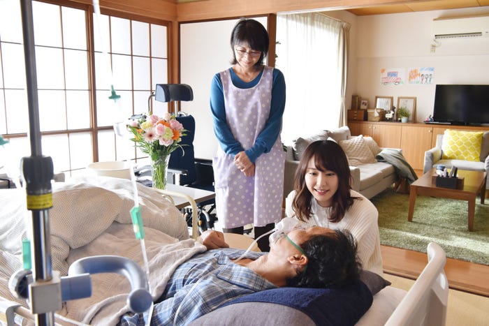 田中美佐子・新垣結衣/「獣になれない私たち」第7話より(C)日本テレビ