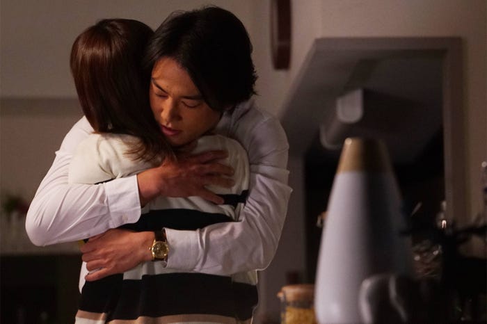 桐谷健太と倉科カナ/「カインとアベル」第4話より/画像提供:フジテレビ