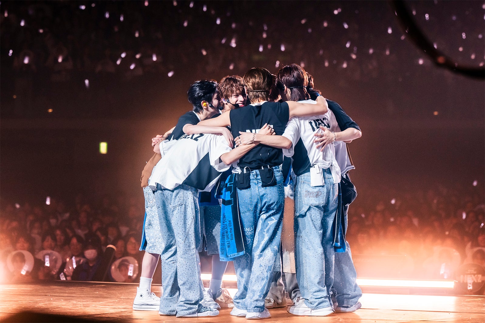 NEXZ　撮影：田中聖太郎写真事務所