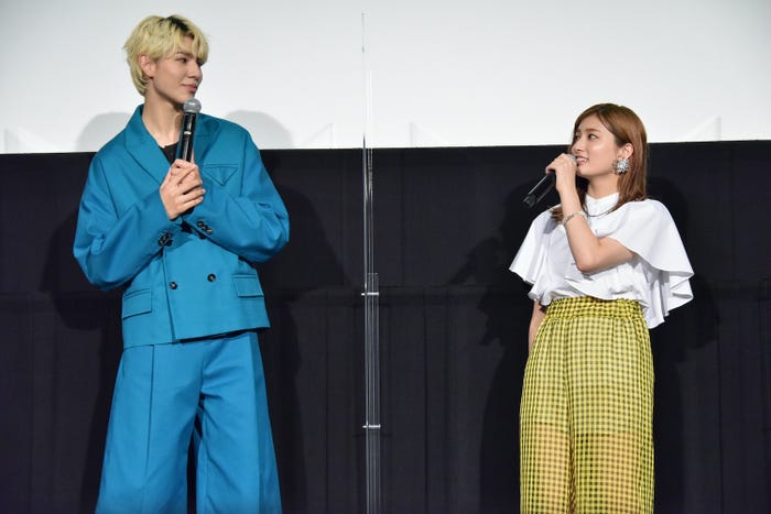 ラウール、吉川愛(C)2021「ハニーレモンソーダ」製作委員会(C)村田真優/集英社