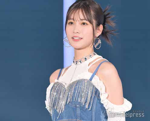 生見愛瑠、肩・脚・ウエスト見せコーデが眩しい デニムセットアップで抜群スタイル披露<TGC 2023 S/S>