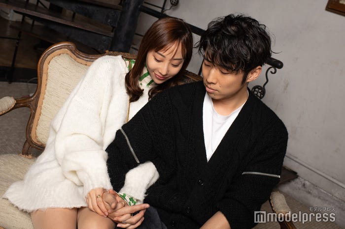 秋倉諒子、黄皓(C)モデルプレス