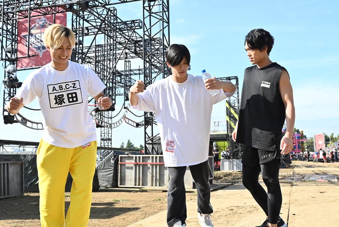 塚田僚一、菅田琳寧、原嘉孝(C)TBS