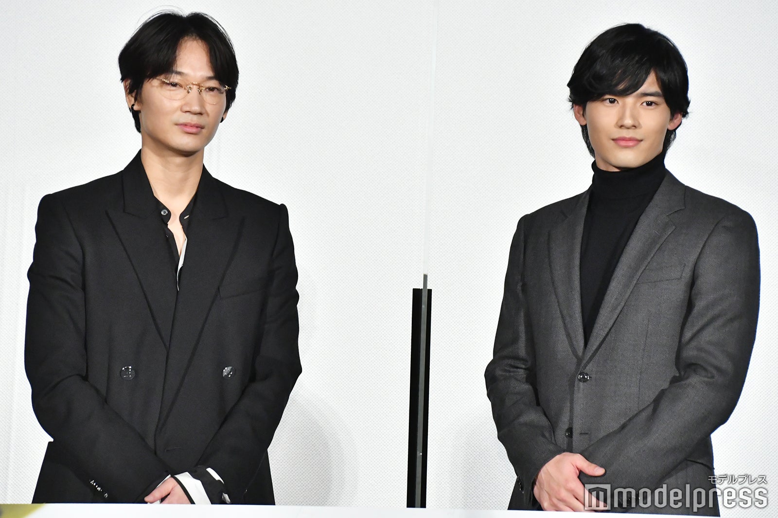 綾野剛、岡田健史 （C）モデルプレス