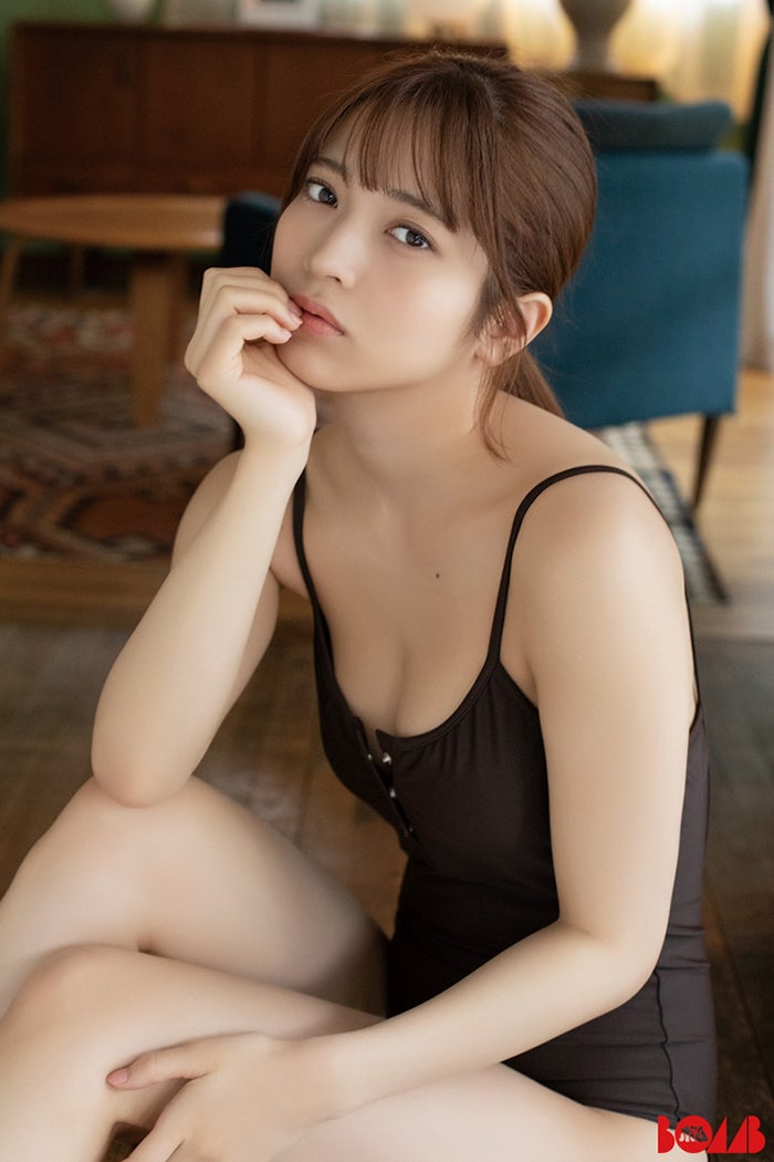 Peel the Apple黒嵜菜々子、美谷間ちら見せの水着姿 イメチェンで雰囲気ガラリ＜独占カットあり＞