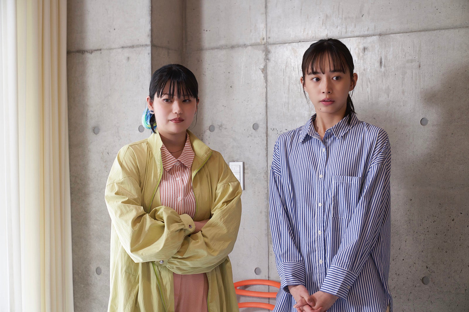 冨手麻妙、井桁弘恵「紅さすライフ」第7話より（C）NTV・J Storm