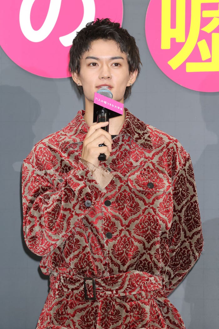 佐野勇斗(C)2024「六人の嘘つきな大学生」製作委員会