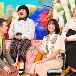 （前列左から）ウエンツ瑛士、竹内由恵（後列左から）オカリナ、ゆいP（C）日本テレビ