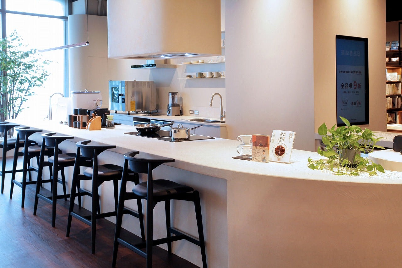 TSUTAYA BOOKSTORE松山店／画像提供：CCC 蔦屋書店カンパニー