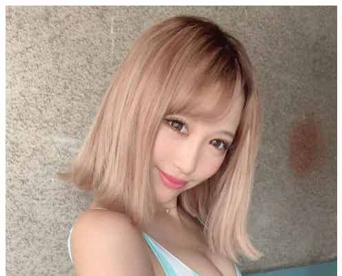 伊藤桃々、美バスト際立つ水着ショット公開 “外ハネ”ヘアにも反響