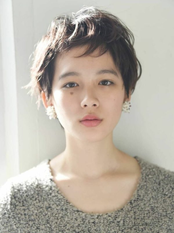 大人可愛いが叶うベリーショート 30 40代女性におすすめのナチュラルスタイル モデルプレス