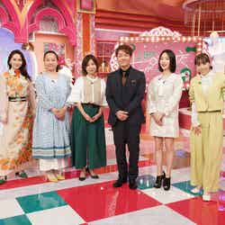 （左から）ファーストサマーウイカ、いとうあさこ、大久保佳代子、上田晋也、ＭＥＧＵＭＩ、若槻千夏（C）日本テレビ