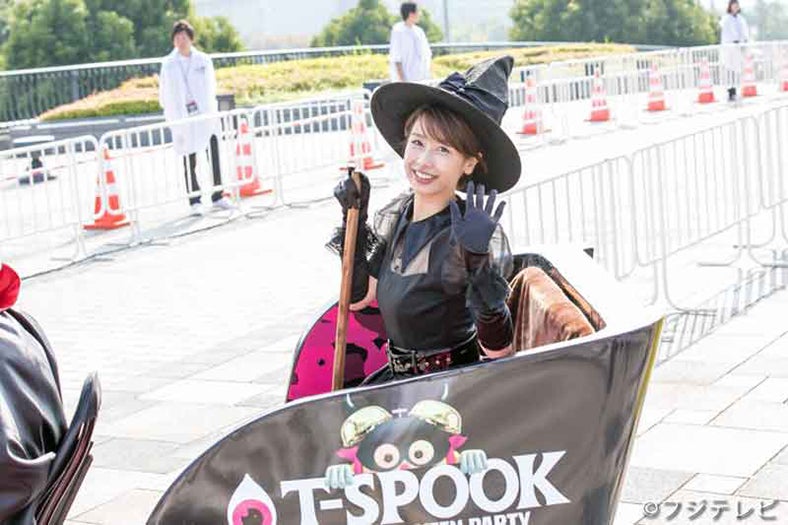 加藤綾子アナ、網タイツ×ミニスカでセクシー魔女「仮装のクオリティの高さに驚いた」