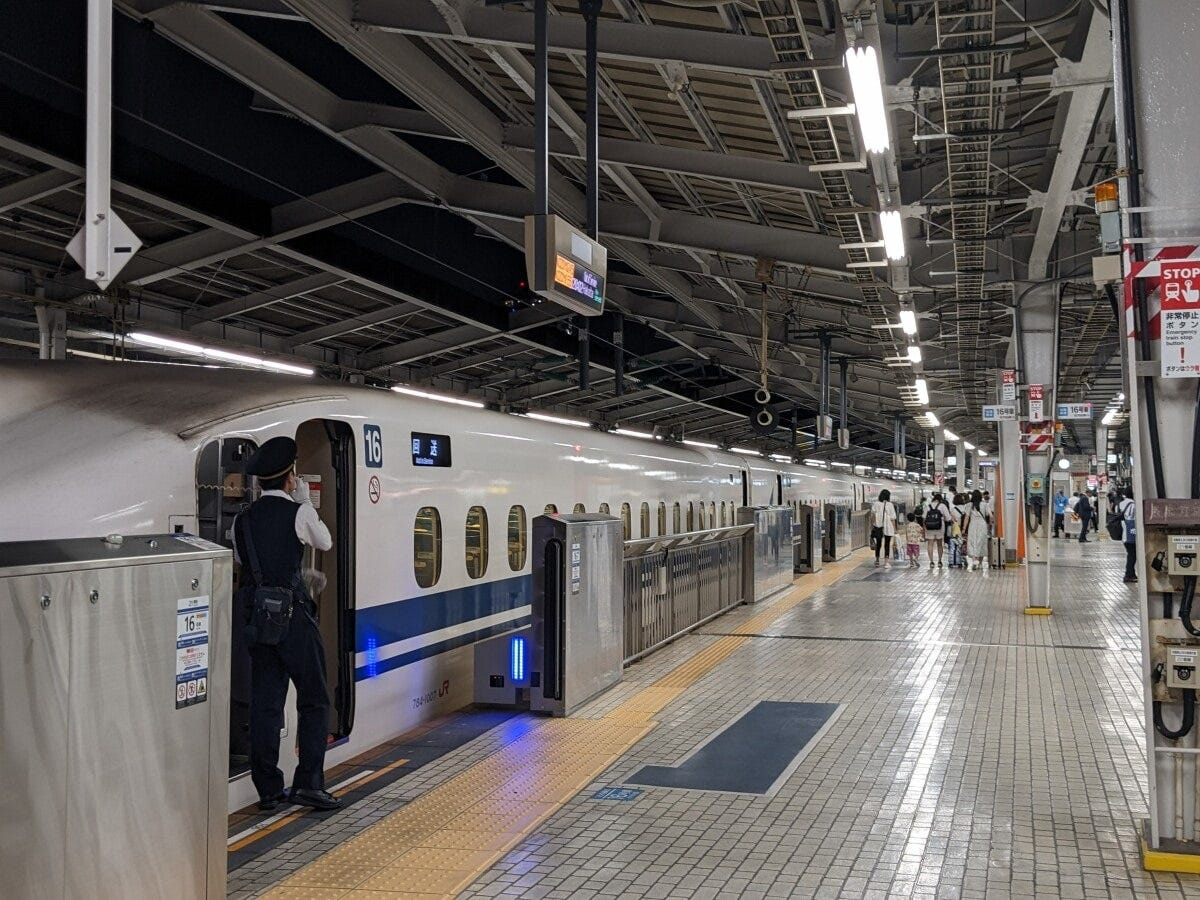 ピーク時の新幹線予約もお任せのEXサービス