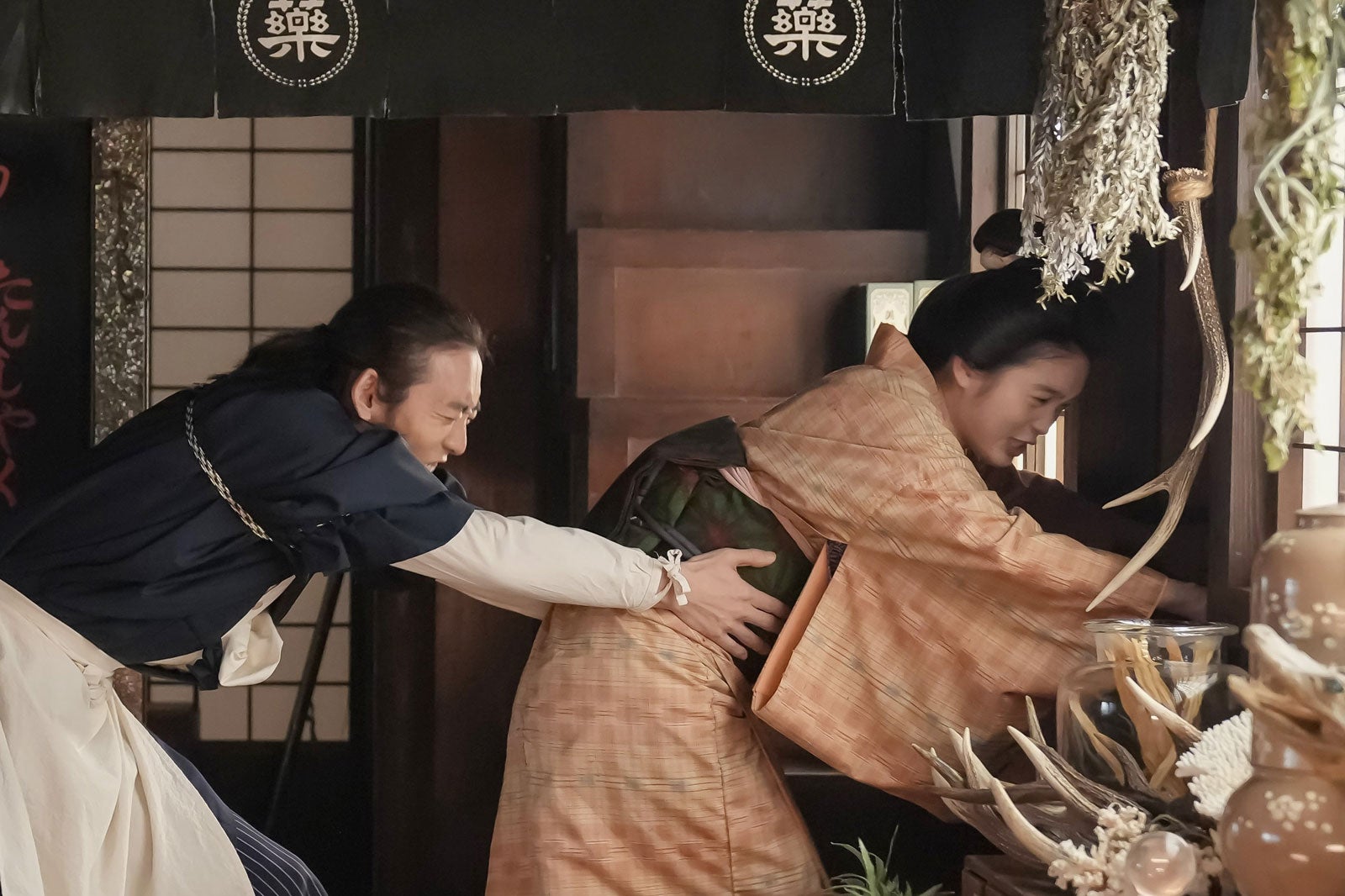 柄本時生、高石あかり「ばけばけ」第74話（C）NHK