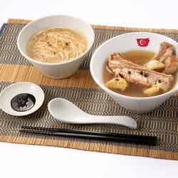 骨つき肉骨茶ソーミンセット980円(税別)/画像提供:クロスロード・ファクトリー