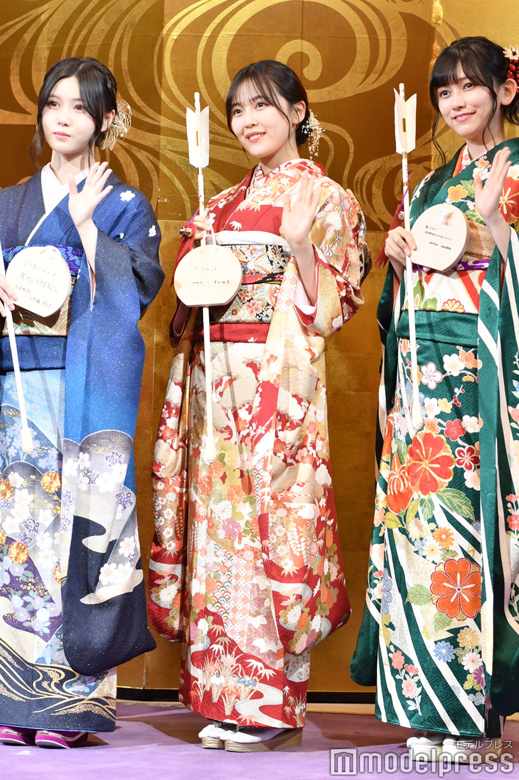 伊藤理々杏、柴田柚菜、池田瑛紗（C）モデルプレス