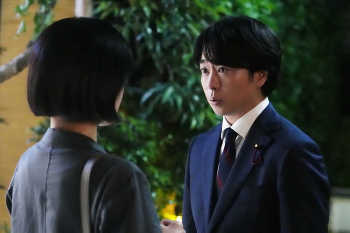 櫻井翔「笑うマトリョーシカ」第1話より(C)TBS