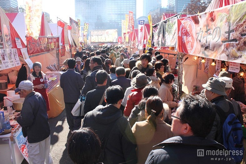 「ご当地鍋フェスティバル」会場風景／画像提供：サントリーホールディングス