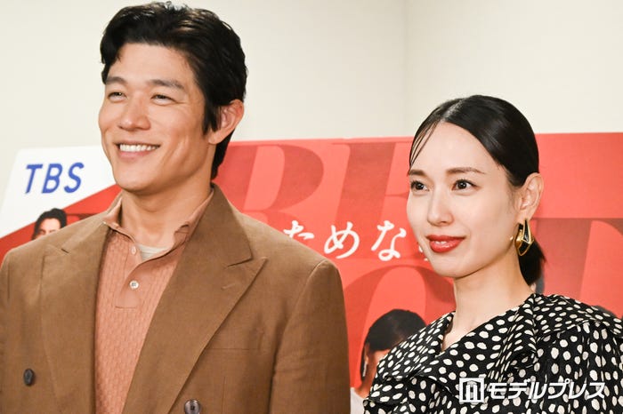 鈴木亮平、戸田恵梨香(C)モデルプレス