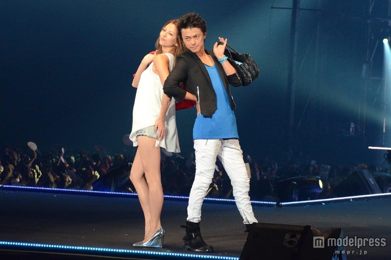 （左から）香里奈、勝地涼