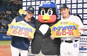 今季初勝利のヤクルト・高橋「ちょっと長くなってしまった」とお立ち台で 決勝弾の増田から「けけさん大好きなんで」と“告白され”「僕も大好き」と応じる