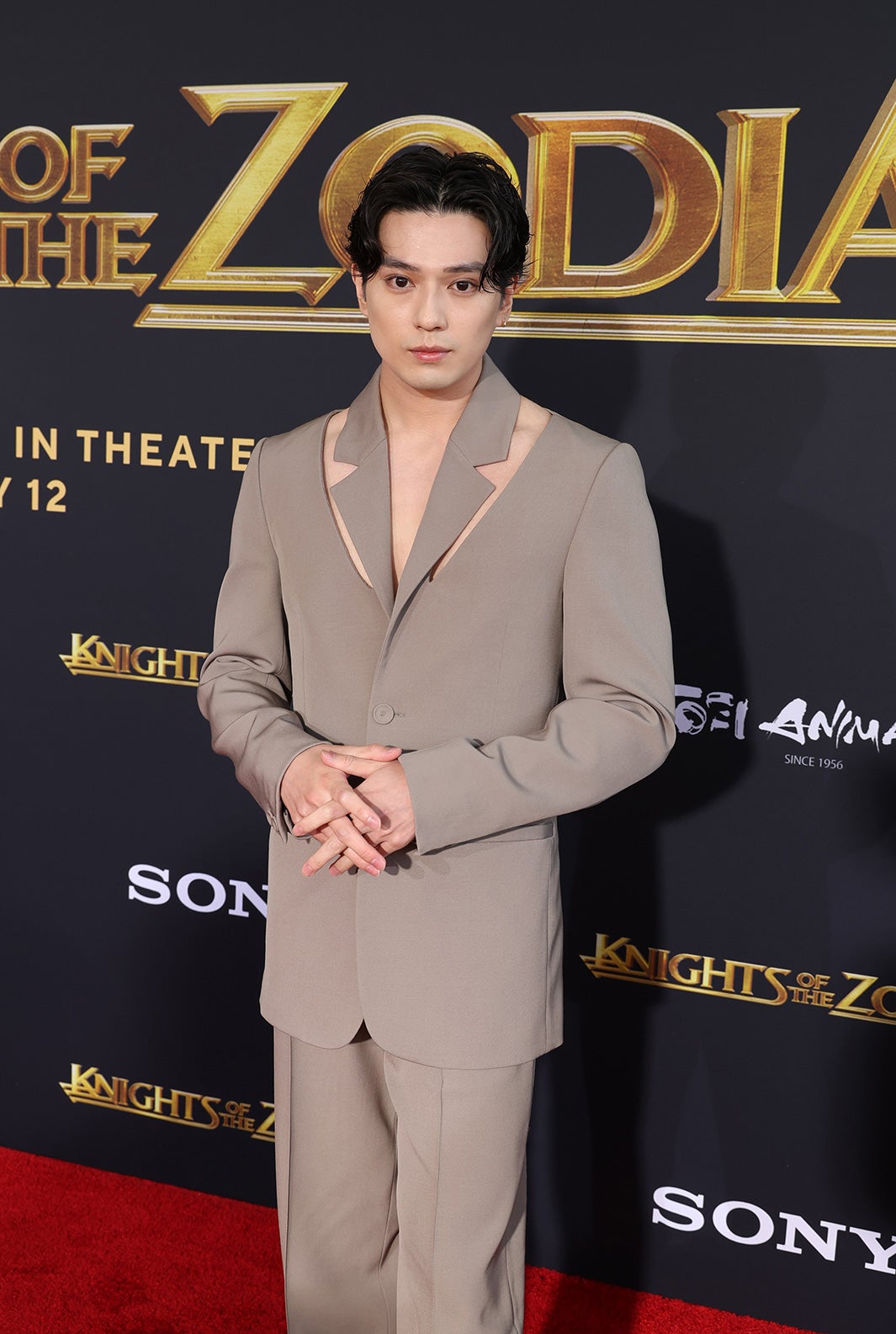 新田真剣佑、米レッドカーペットに堂々登場「こんな日が来るとは…」＜聖闘士星矢 The Beginning＞