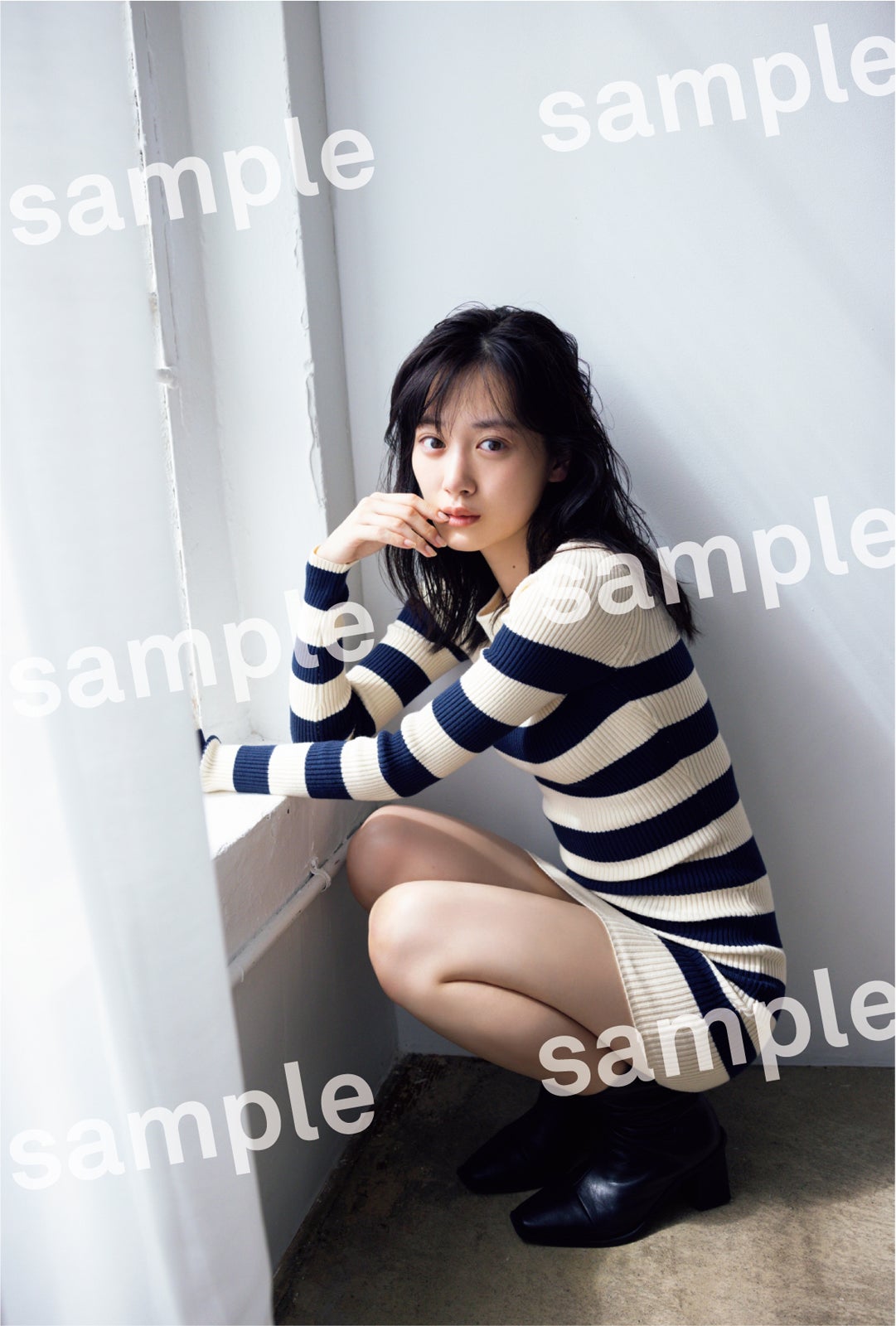 山下美月 2nd写真集「ヒロイン」書泉・芳林堂書店限定ポストカード／撮影：須江隆治（See）