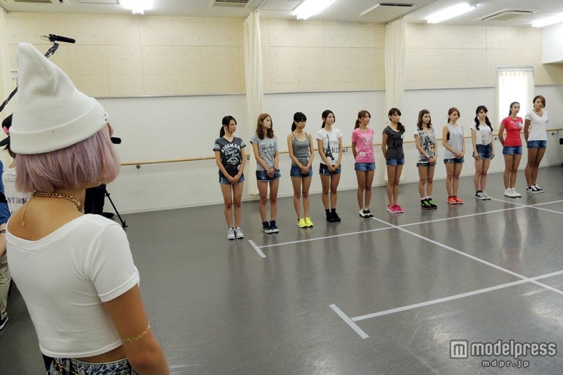 実際の撮影現場をイメージした室内での撮影を学ぶ／（C）Miss TGC 2014
