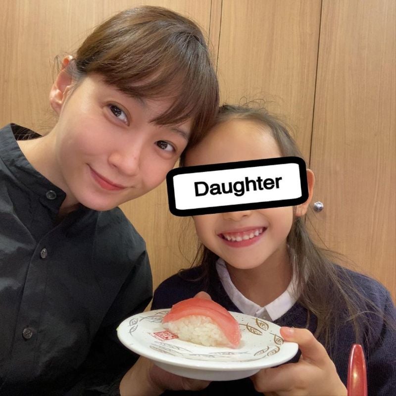 藤本美貴 長女と回転寿司を訪れるも マグロと納豆巻きしか食べない モデルプレス