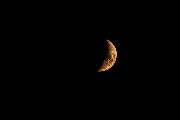 夜空に浮かぶ月の名前一覧集 古くから使われる月の満ち欠けに関する美しい言葉達 モデルプレス