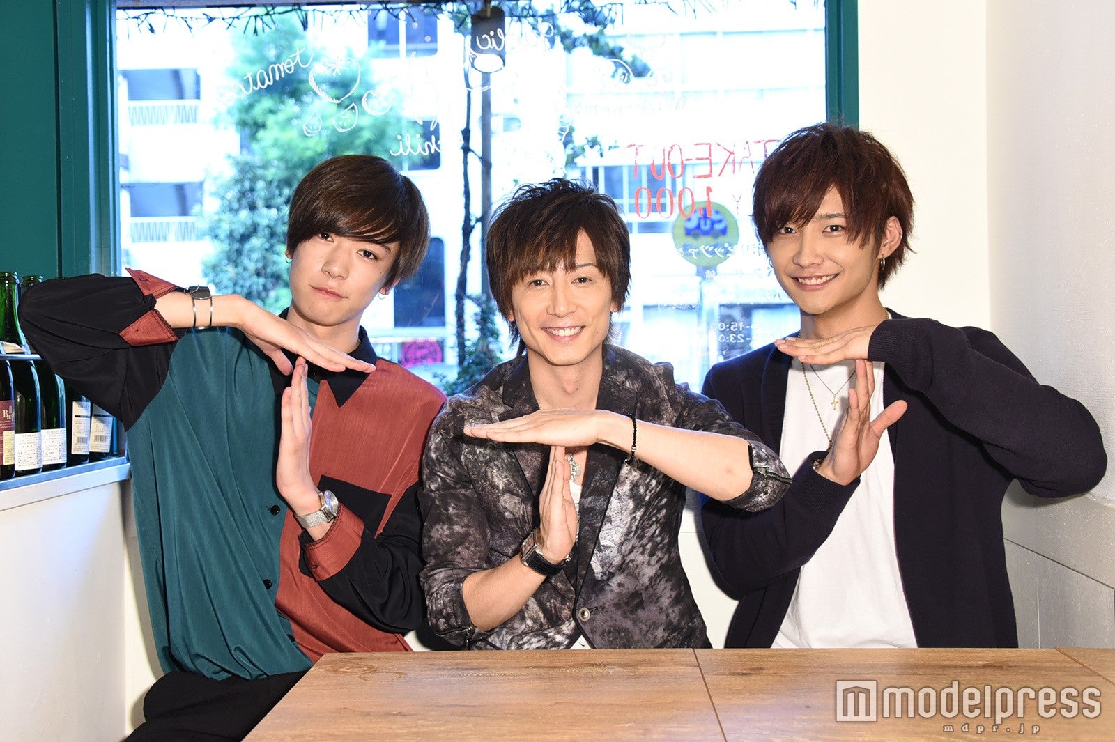 （左から）内藤秀一郎、青木隆治、時人（C）モデルプレス