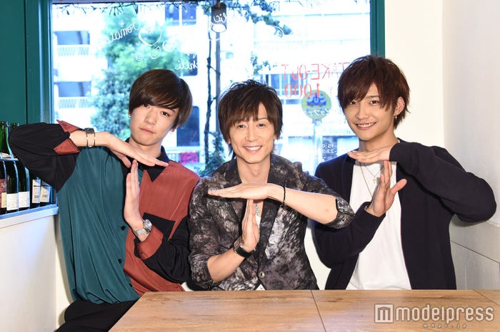 (左から)内藤秀一郎、青木隆治、時人(C)モデルプレス