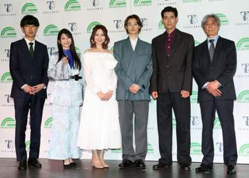 凄い美人、誰？ イベントに現れた人気女性声優の2ショ ネットも騒然「まじで美人」「推しが見れて幸せ」「お顔の小ささが」