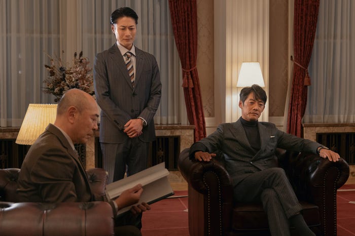 高橋克実、戸次重幸、反町隆史「スタンドUPスタート」第3話より(C)フジテレビ