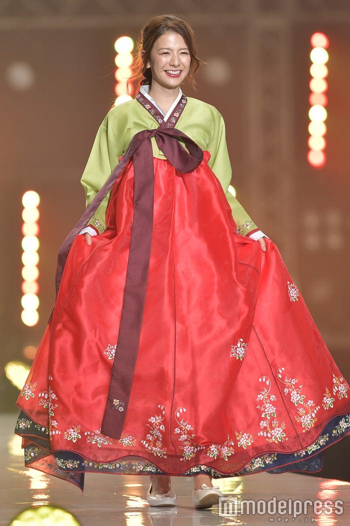 スザンヌ(C)モデルプレス