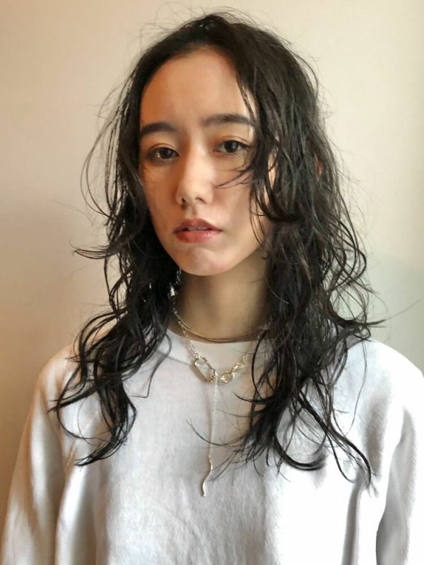 骨格診断ナチュラルの女性に似合うロングヘア特集 私にベストな髪型を見つけよう モデルプレス 骨格診断ナチュラルの女性に似合うロングヘア特集 私にベストな髪型を見つけよう モデルプレス