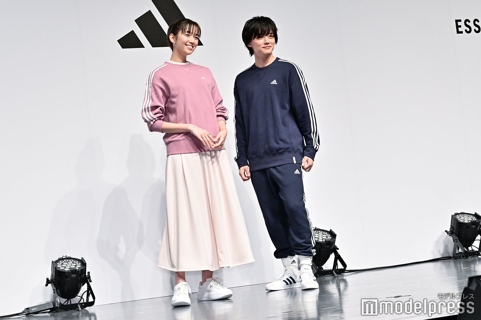 佐藤栞里、櫻井海音（C）モデルプレス
