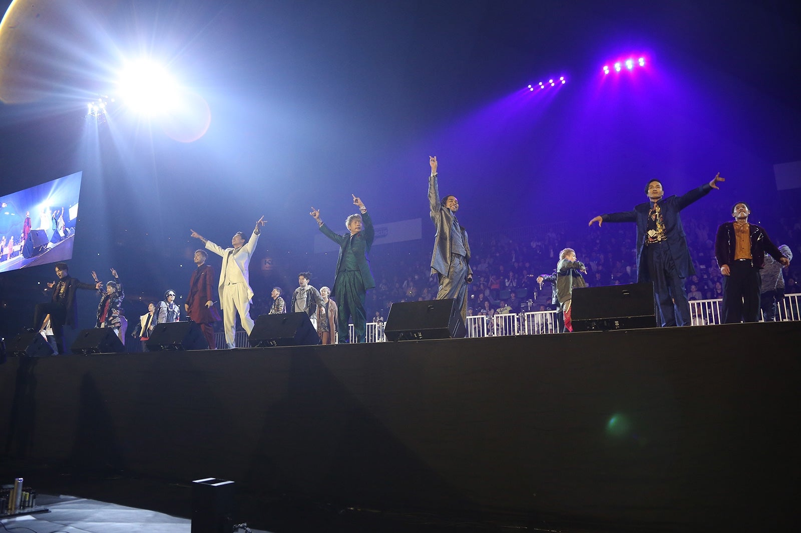 EXILE THE SECOND＆THE RAMPAGE、渾身コラボで東京ドーム揺らす「生きてきた中で1番派手なパフォーマンスに」