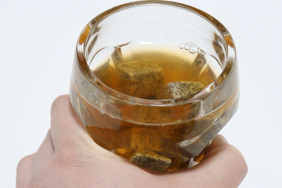 ダイソー ストーンアイスキューブ ダイソーのストーンアイスキューブの冷却効果