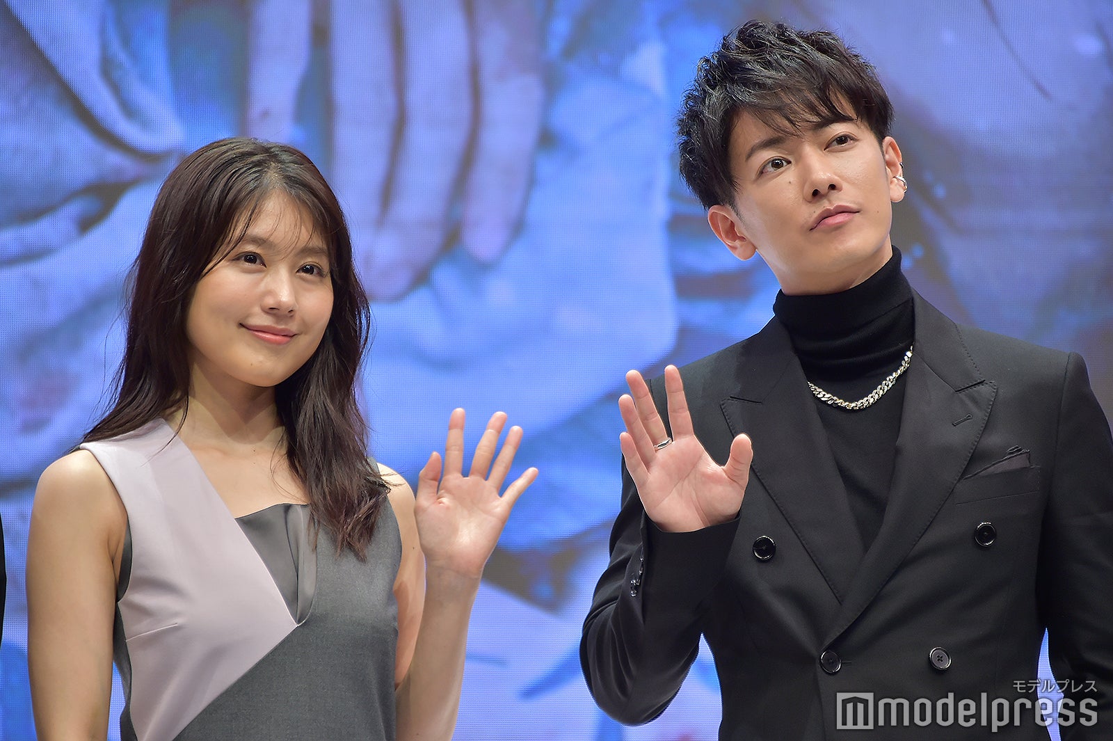 佐藤健、有村架純（C）モデルプレス