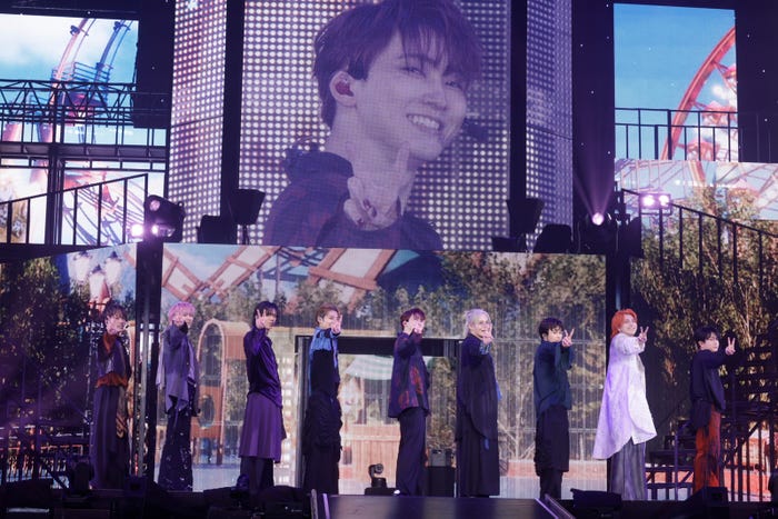 超特急(撮影:米山三郎、笹森健一)