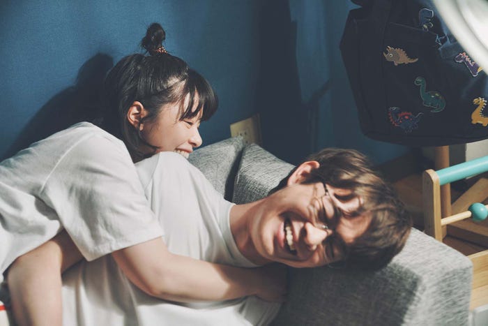 岸井ゆきの、宮沢氷魚 (C)2025「佐藤さんと佐藤さん」製作委員会