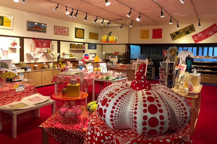 ミュージアムショップ／画像提供：フォーエバー現代美術館 祇園・京都