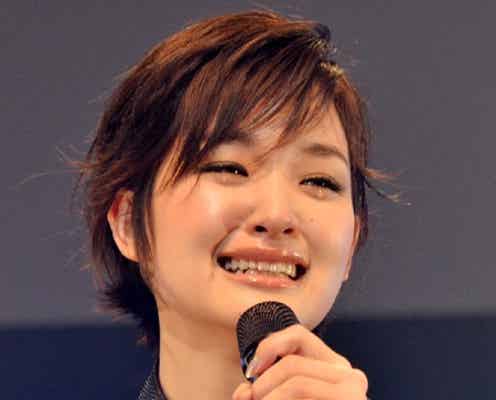 剛力彩芽、「Seventeen」卒業 サプライズに涙