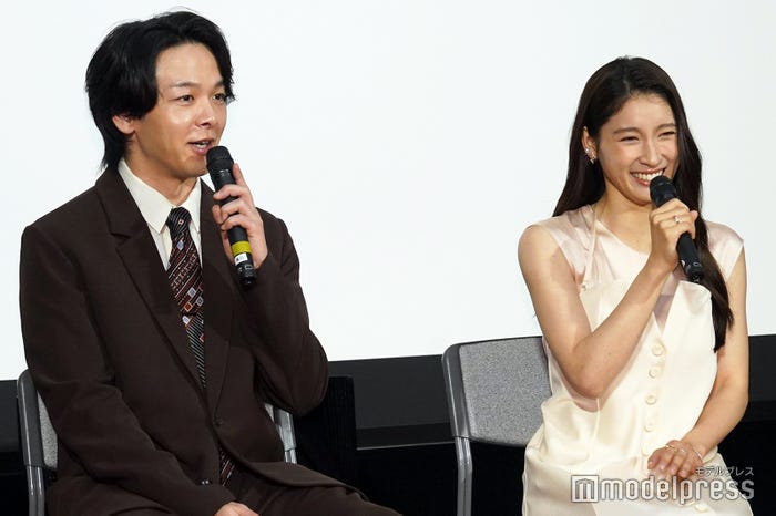 中村倫也、土屋太鳳(C)モデルプレス