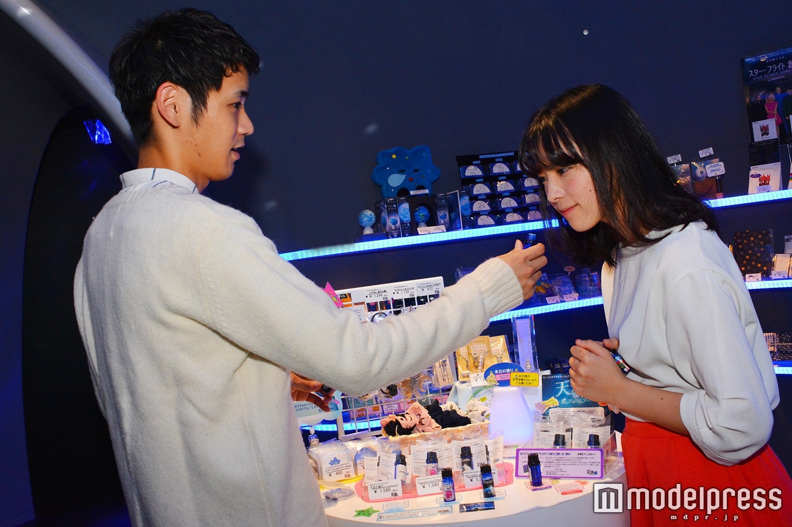 天空ショップではアロマも販売されている（C）モデルプレス