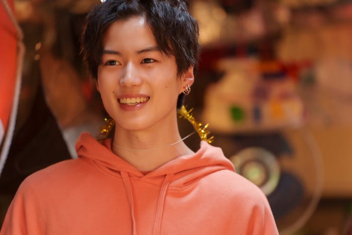 奥智哉(C)缶爪さわ・椿ゆず/KADOKAWA/「みなと商事コインランドリー2」製作委員会